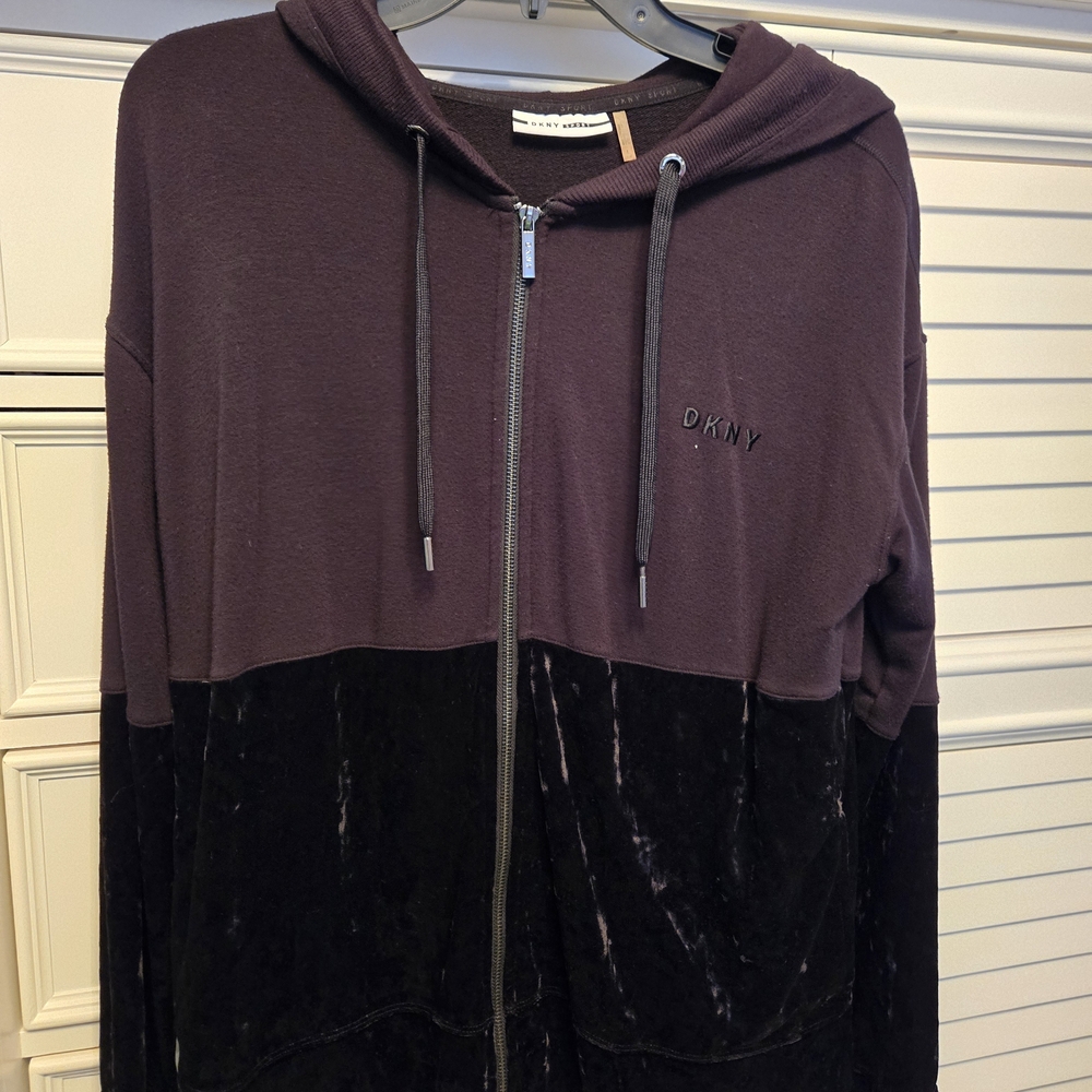 DKNY Women's Hoodie in Plum and Black
